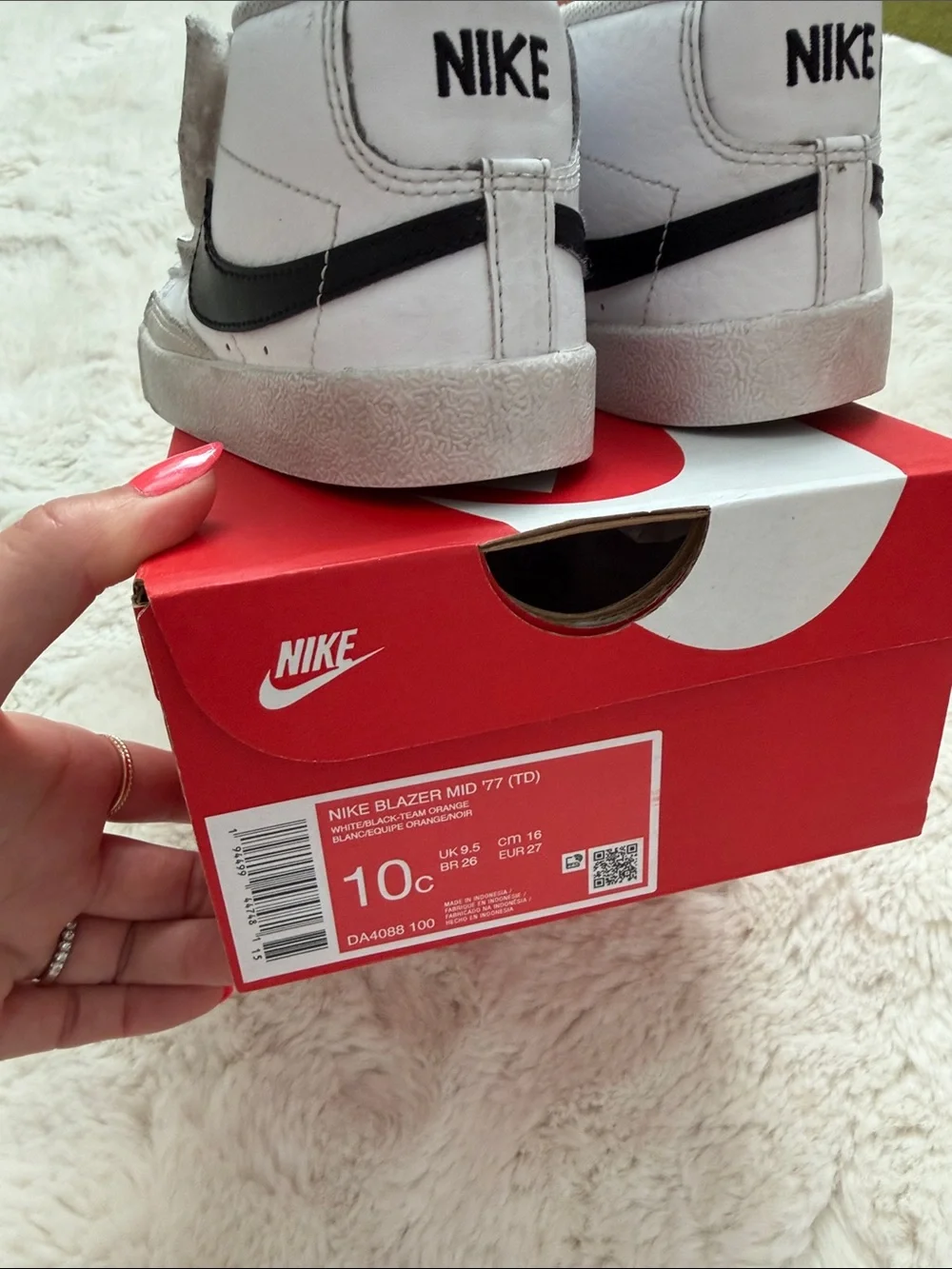 Nike kids wear front